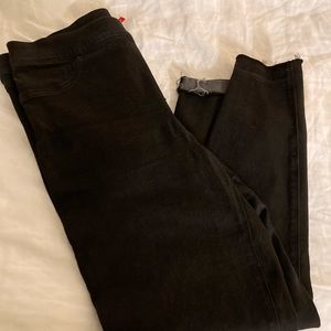 Spanx Vintage Distressed Ankle Skinny jeans